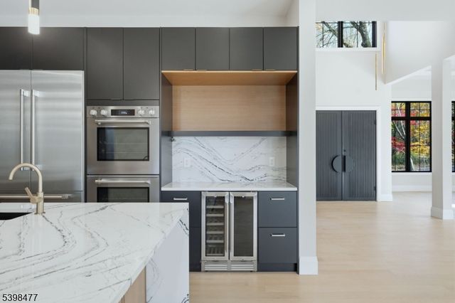 121 Engle St, Cresskill Boro, NJ 07626