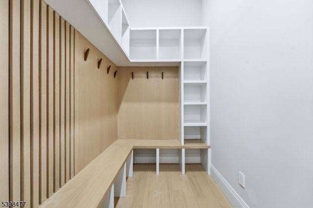 121 Engle St, Cresskill Boro, NJ 07626