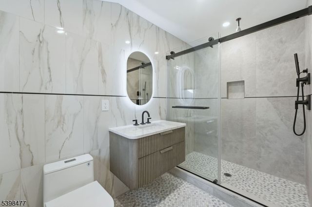 121 Engle St, Cresskill Boro, NJ 07626