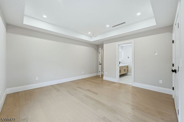 121 Engle St, Cresskill Boro, NJ 07626