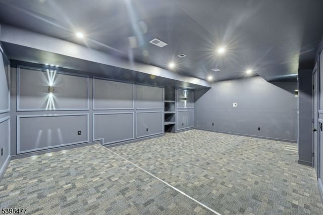 121 Engle St, Cresskill Boro, NJ 07626