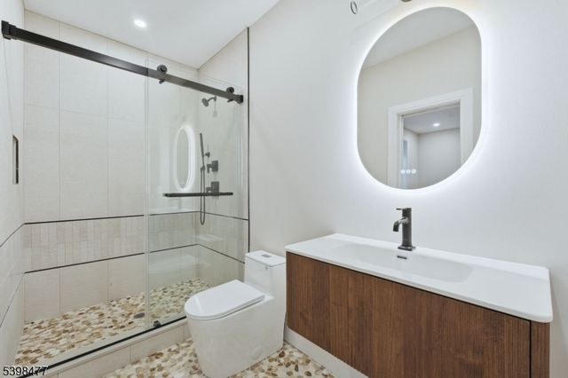 121 Engle St, Cresskill Boro, NJ 07626