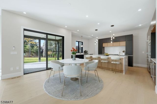 121 Engle St, Cresskill Boro, NJ 07626