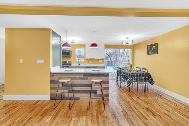 81 Lincoln Avenue, Hobart, IN 46342