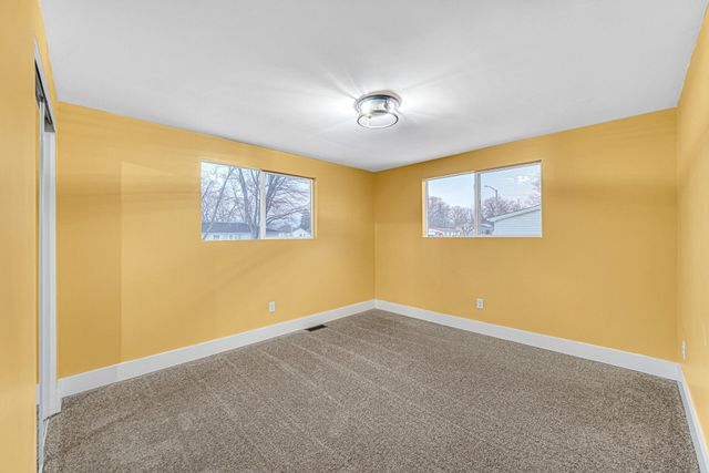 81 Lincoln Avenue, Hobart, IN 46342