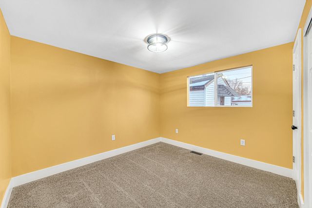 81 Lincoln Avenue, Hobart, IN 46342