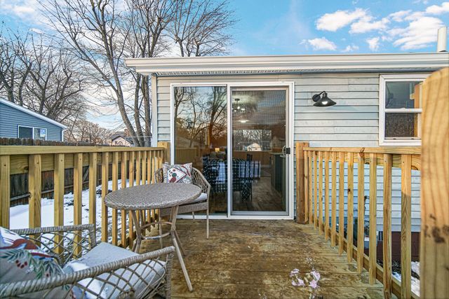 81 Lincoln Avenue, Hobart, IN 46342