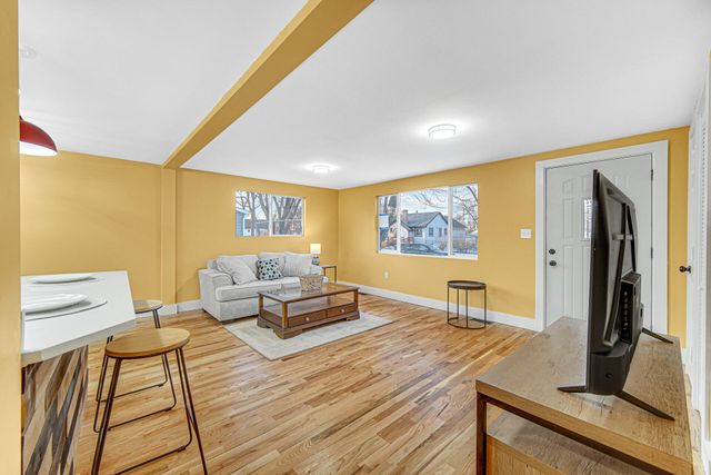 81 Lincoln Avenue, Hobart, IN 46342