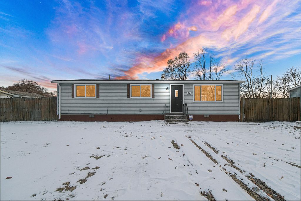 81 Lincoln Avenue, Hobart, IN 46342