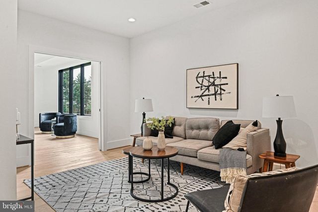 1109 INGLESIDE AVE, Mclean, VA 22101