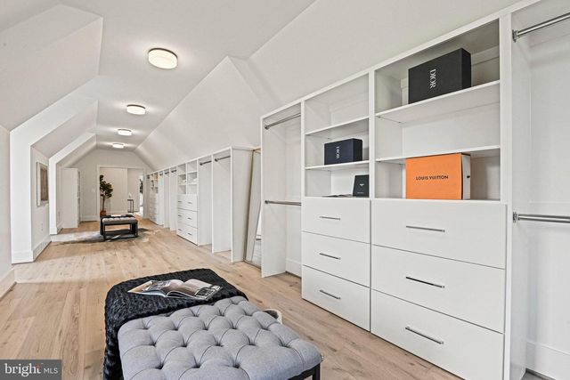 1109 INGLESIDE AVE, Mclean, VA 22101