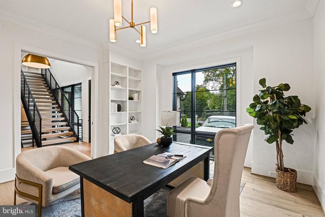 1109 INGLESIDE AVE, Mclean, VA 22101