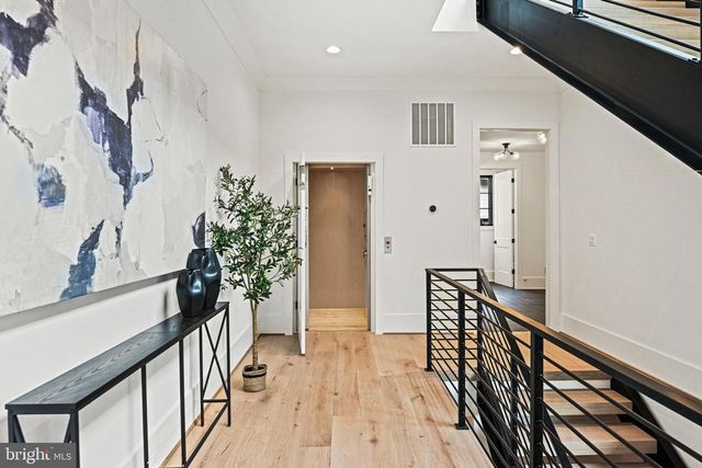 1109 INGLESIDE AVE, Mclean, VA 22101