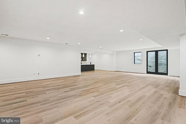 1109 INGLESIDE AVE, Mclean, VA 22101