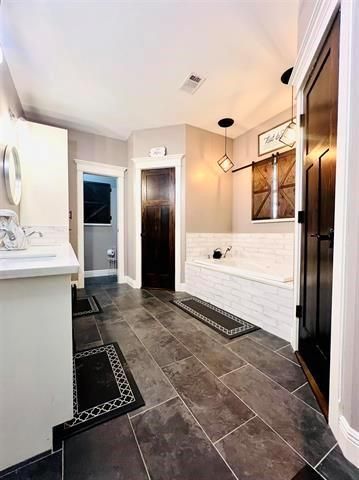 6201 Hazelwood Drive, Orange, TX 77632