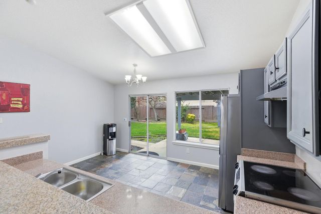 3904 Creedmoor Ave, Modesto, CA 95357