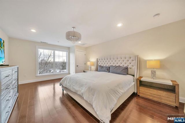 3312 The Plaza, Tenafly, NJ 07670