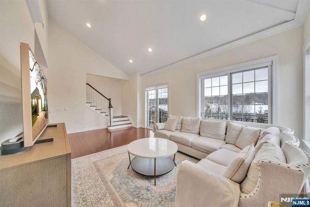 3312 The Plaza, Tenafly, NJ 07670