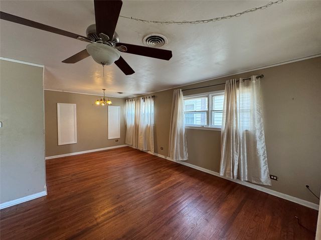 221 W Monterey Street, Denison, TX 75020