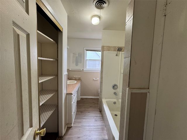 221 W Monterey Street, Denison, TX 75020