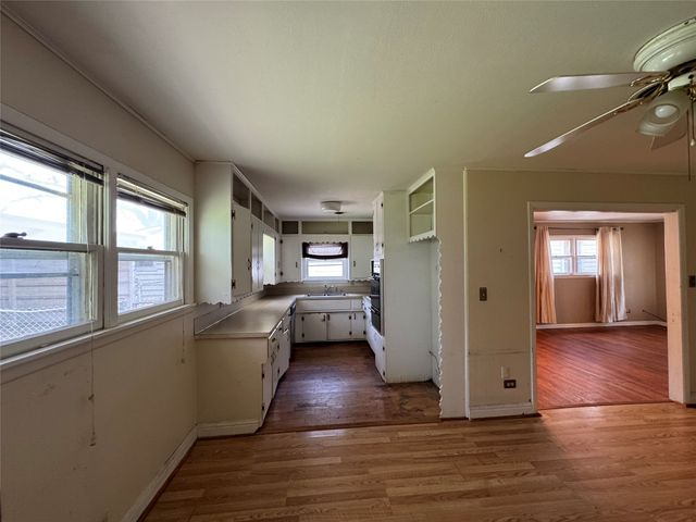 221 W Monterey Street, Denison, TX 75020