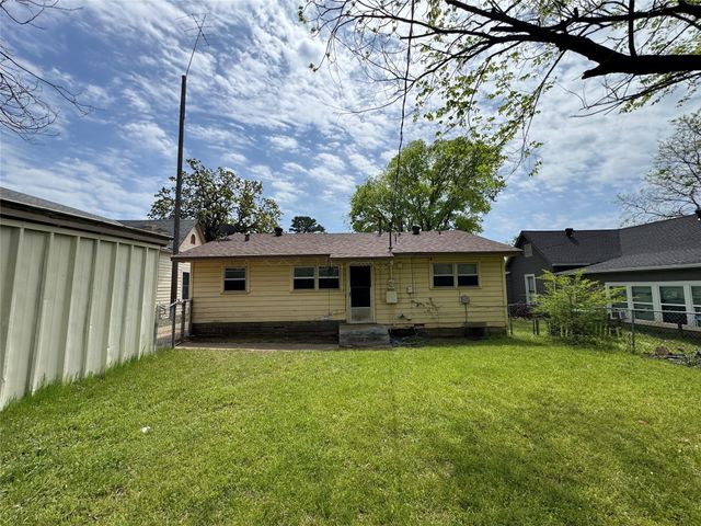221 W Monterey Street, Denison, TX 75020