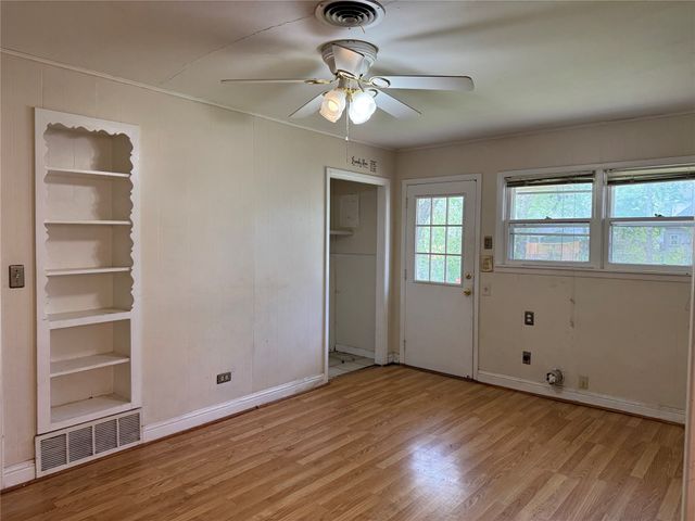 221 W Monterey Street, Denison, TX 75020
