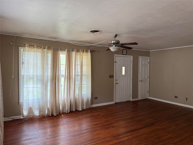 221 W Monterey Street, Denison, TX 75020