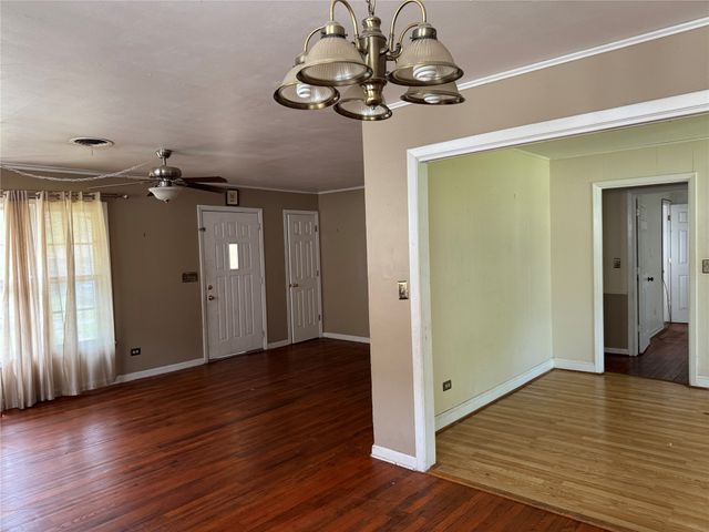 221 W Monterey Street, Denison, TX 75020