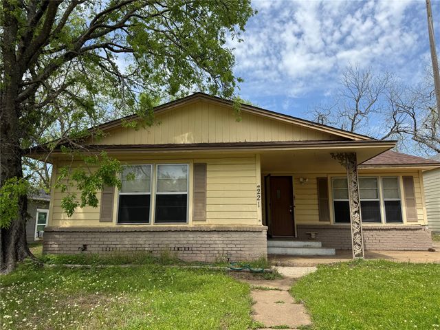 221 W Monterey Street, Denison, TX 75020