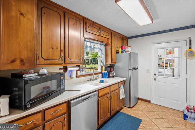 135 Russell Lane, Carrollton, GA 30116