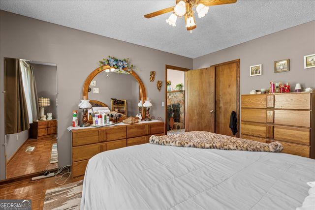 135 Russell Lane, Carrollton, GA 30116