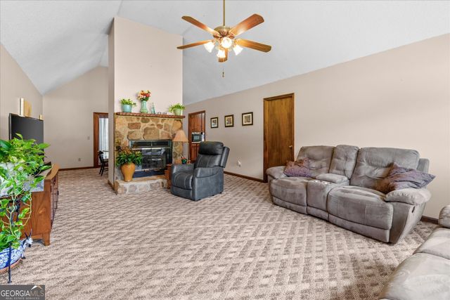 135 Russell Lane, Carrollton, GA 30116