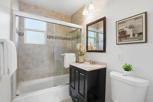 1030 Bradley Way, East Palo Alto, CA 94303