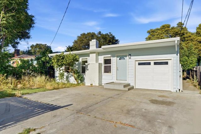 1030 Bradley Way, East Palo Alto, CA 94303