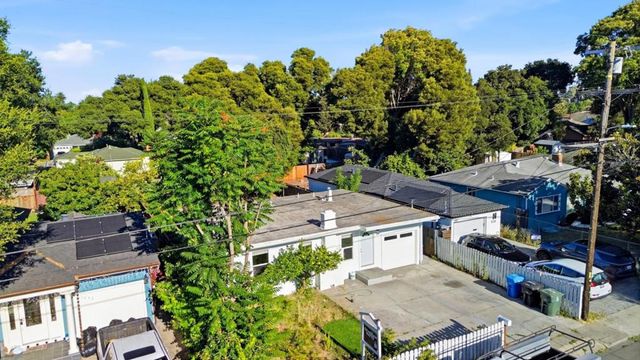 1030 Bradley Way, East Palo Alto, CA 94303