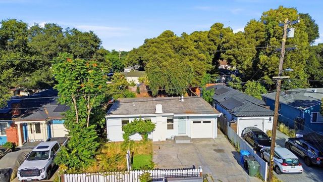 1030 Bradley Way, East Palo Alto, CA 94303