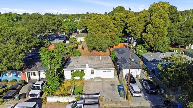 1030 Bradley Way, East Palo Alto, CA 94303