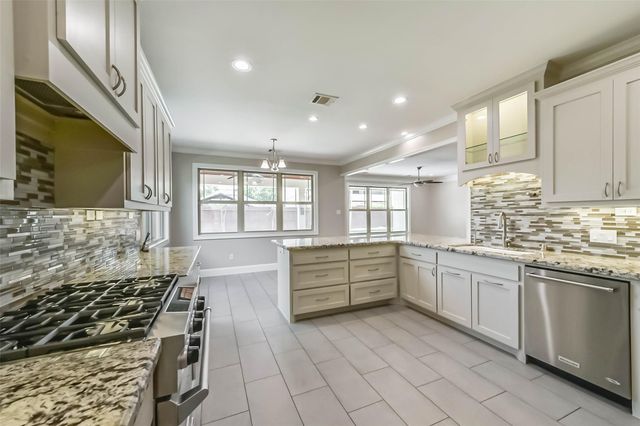 1317 Chantilly Lane, Houston, TX 77018