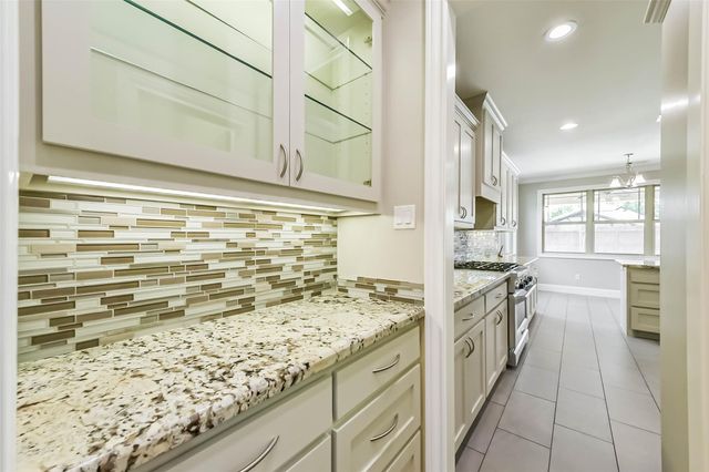 1317 Chantilly Lane, Houston, TX 77018