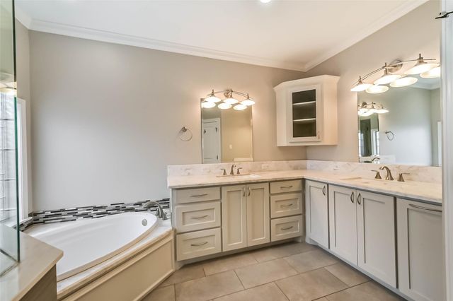 1317 Chantilly Lane, Houston, TX 77018