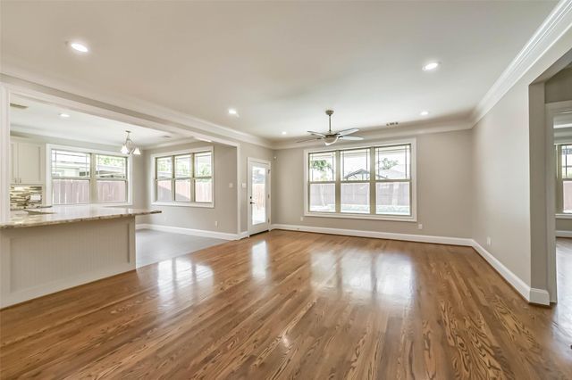 1317 Chantilly Lane, Houston, TX 77018