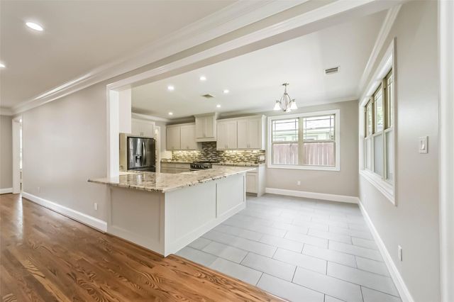 1317 Chantilly Lane, Houston, TX 77018