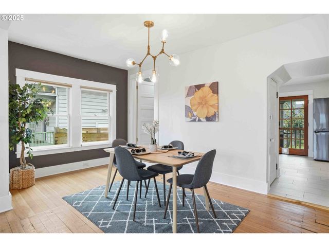 832 N EMERSON St, Portland, OR 97217