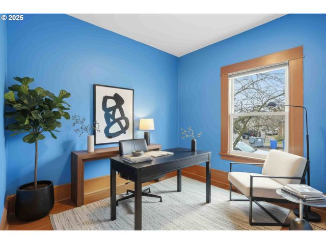 832 N EMERSON St, Portland, OR 97217