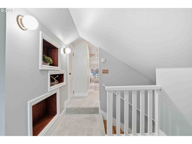 832 N EMERSON St, Portland, OR 97217