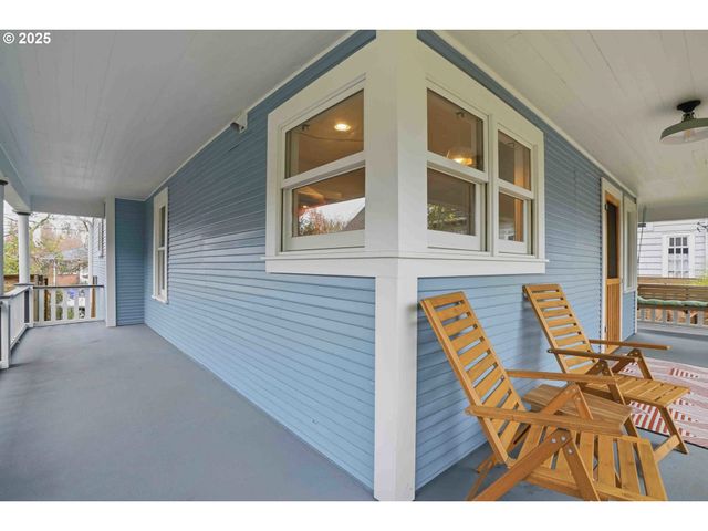 832 N EMERSON St, Portland, OR 97217