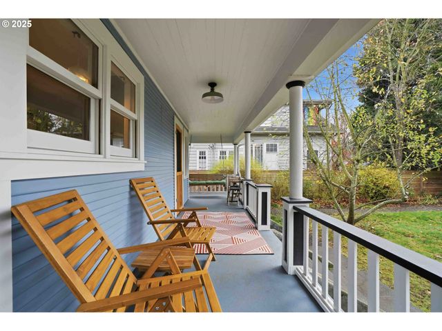 832 N EMERSON St, Portland, OR 97217