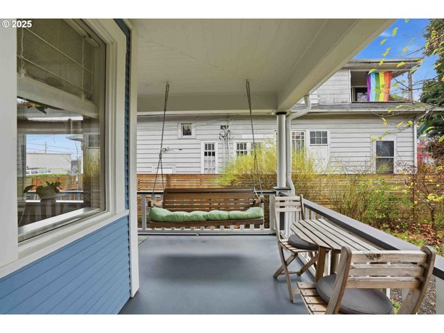 832 N EMERSON St, Portland, OR 97217