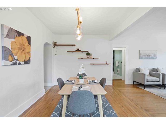 832 N EMERSON St, Portland, OR 97217